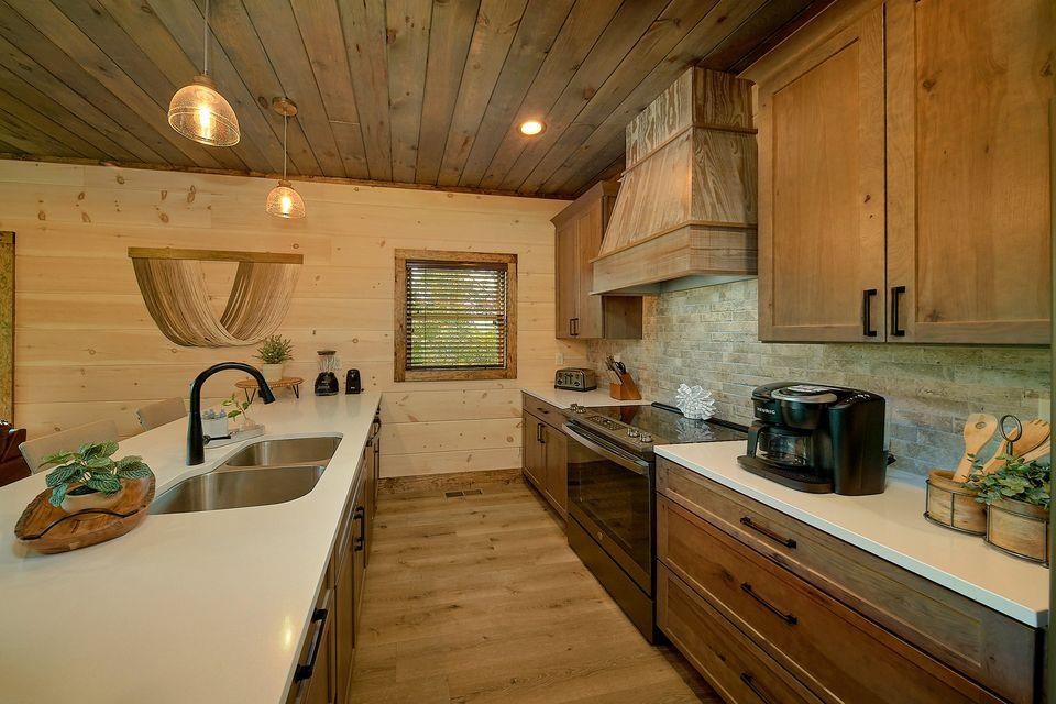 314 Raccoon Ridge Road Gatlinburg, TN 37738 - Photo 6 of 52 Gallery Image 6