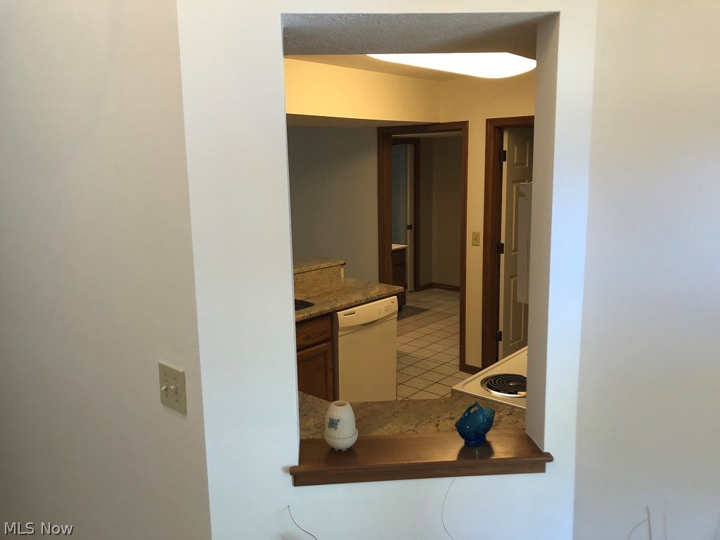 2238 Abbey Road, Unit 13 Akron, OH 44312 - Photo 5 of 16