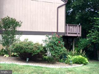 8714 Center Road Springfield, VA 22152 - Photo 25 of 29 Exterior (Rear)