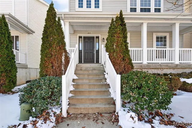 $415,000 | 1319 Commons Circle, St. Charles, MO 63304