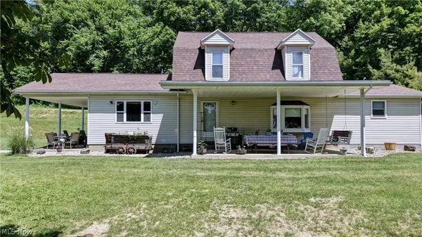 $469,900 | 7736 Fort Laurens Road Northwest, Strasburg, OH 44680