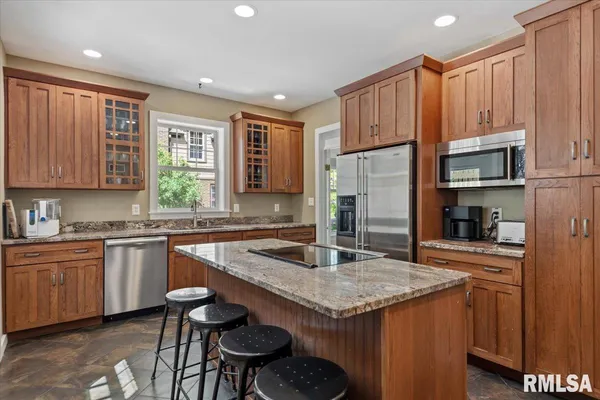 $515,000 | 1032 West Vine Street, Springfield, IL 62704