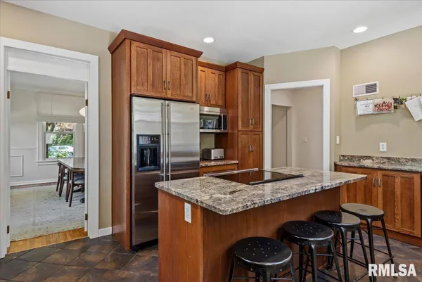 $515,000 | 1032 West Vine Street, Springfield, IL 62704