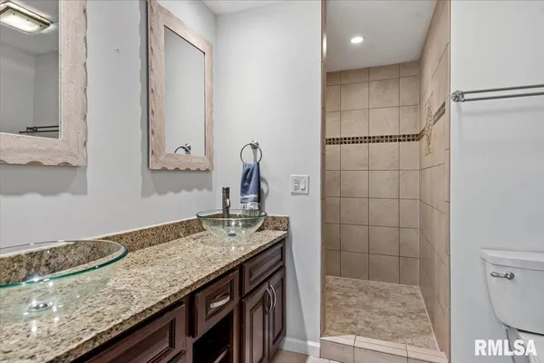 $515,000 | 1032 West Vine Street, Springfield, IL 62704