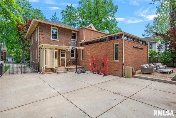 $515,000 | 1032 West Vine Street, Springfield, IL 62704