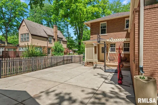$515,000 | 1032 West Vine Street, Springfield, IL 62704