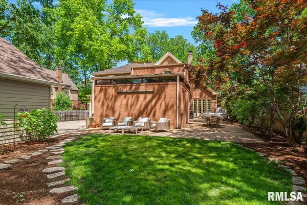 $515,000 | 1032 West Vine Street, Springfield, IL 62704