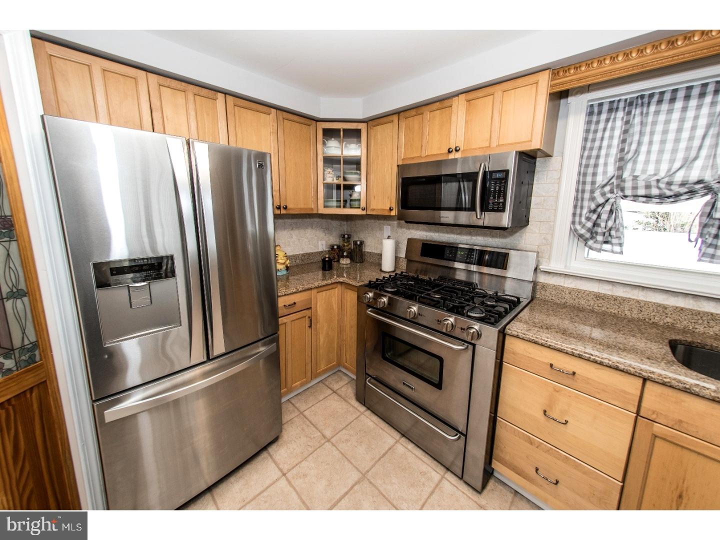 615 Rhawn Street Philadelphia, PA 19111 - Photo 11 of 25 Kitchen