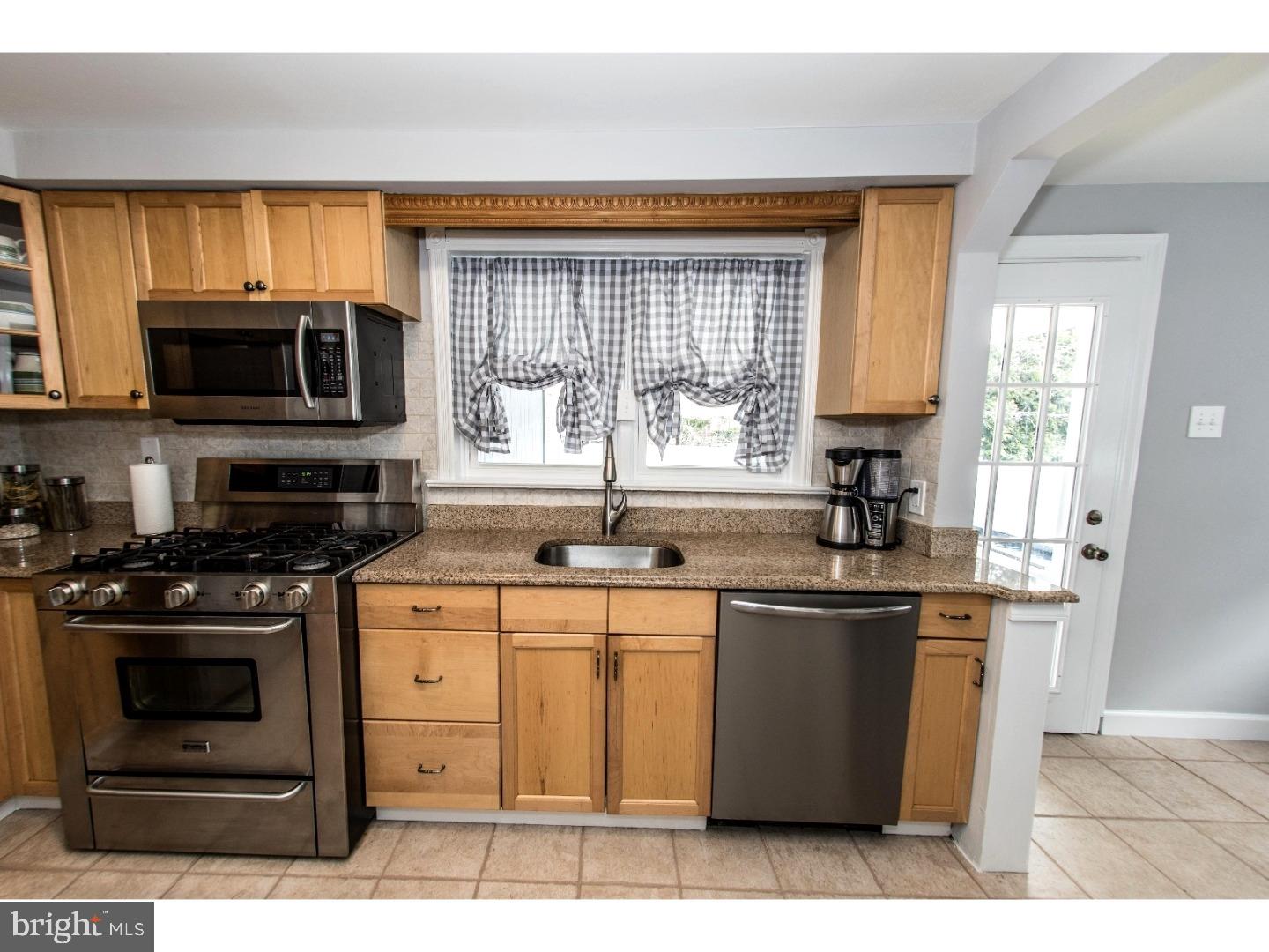 615 Rhawn Street Philadelphia, PA 19111 - Photo 12 of 25 Kitchen