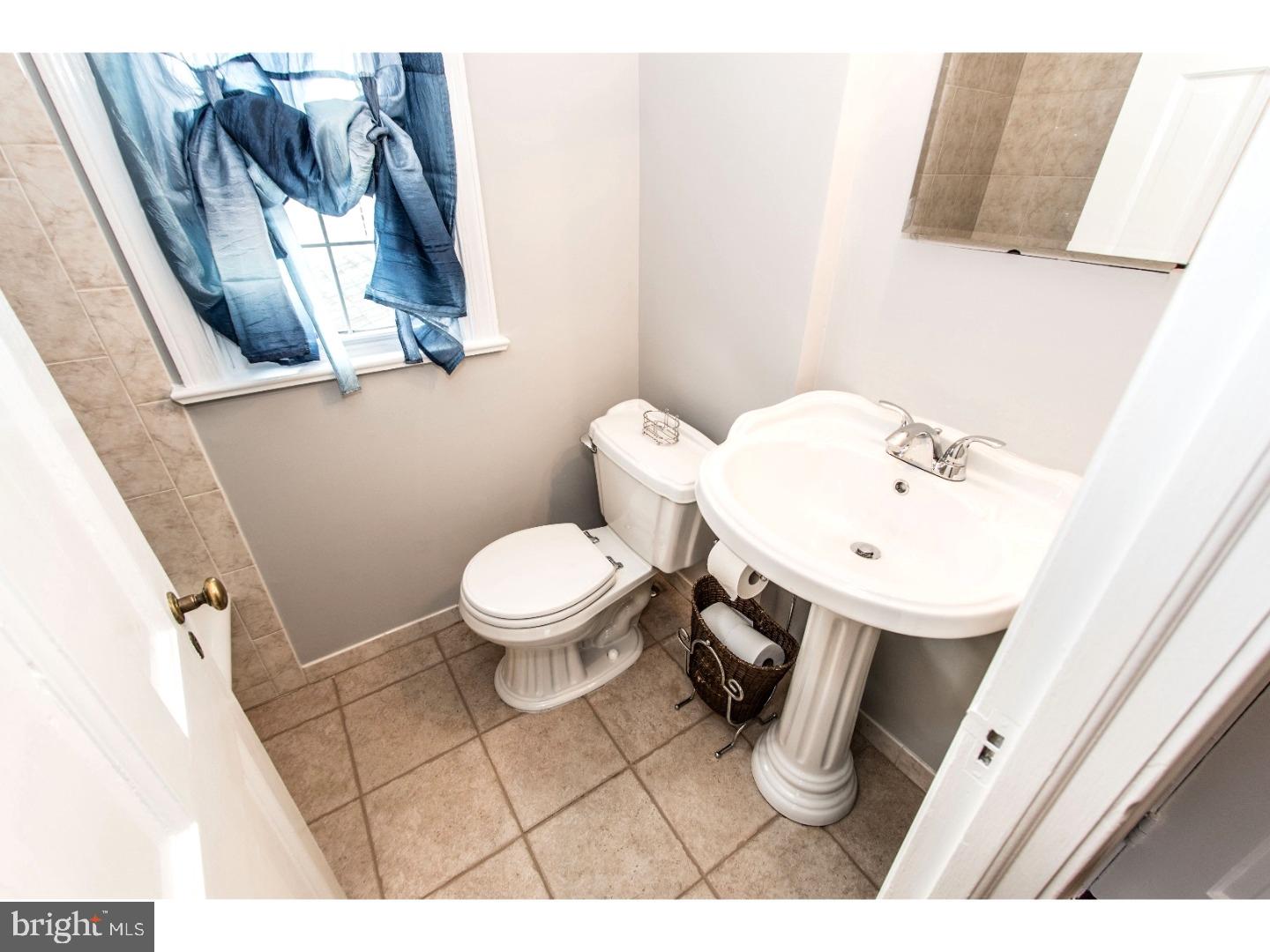 615 Rhawn Street Philadelphia, PA 19111 - Photo 24 of 25 Bathroom