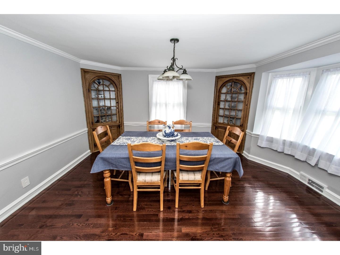 615 Rhawn Street Philadelphia, PA 19111 - Photo 9 of 25 Dining Room