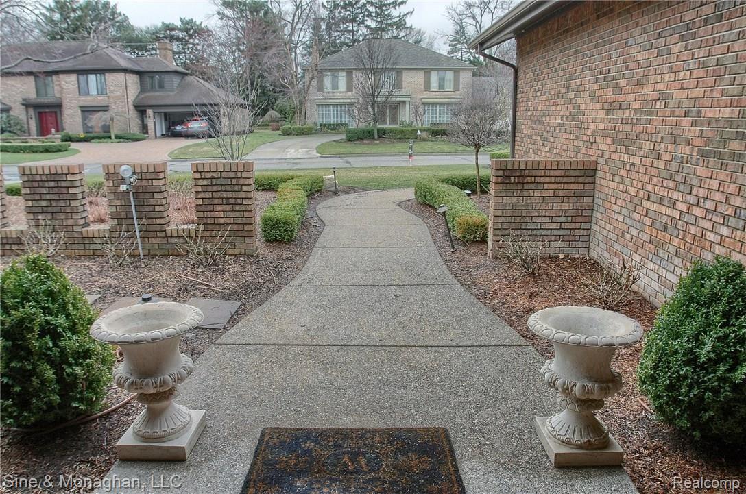 66 Belle Meade Road Grosse Pointe, MI 48236 - Photo 38 of 43 Front_Walk.jpg