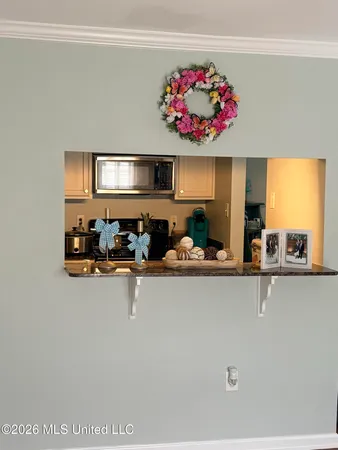 $225,000 | 2421 Beachview Drive, Unit B5, Ocean Springs, MS 39564