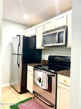 $225,000 | 2421 Beachview Drive, Unit B5, Ocean Springs, MS 39564