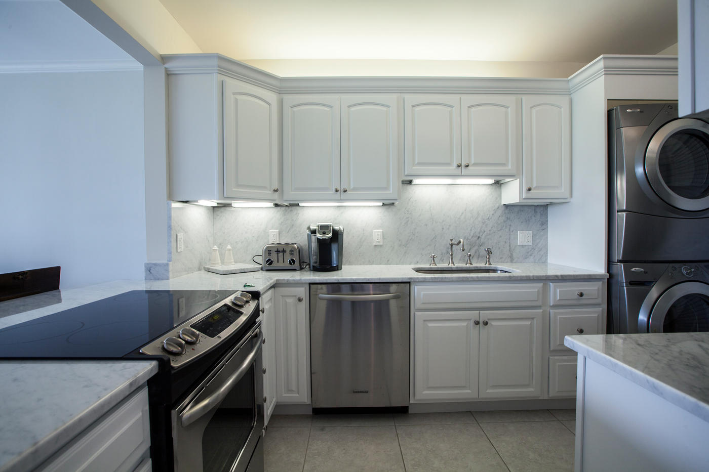 2185 Ibis Isle Road, Unit 3 Palm Beach, FL 33480 - Photo 9 of 23 kitchen