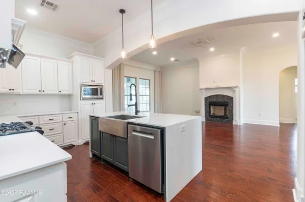 $2,300 | 331 Camus Road, Lafayette, LA 70503