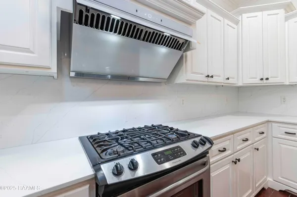 $2,300 | 331 Camus Road, Lafayette, LA 70503