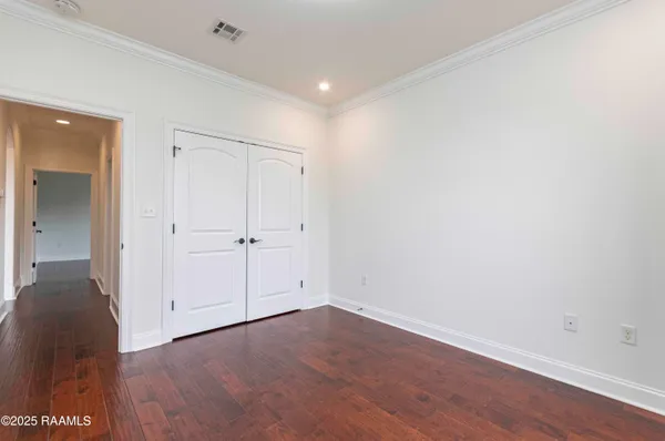 $2,300 | 331 Camus Road, Lafayette, LA 70503