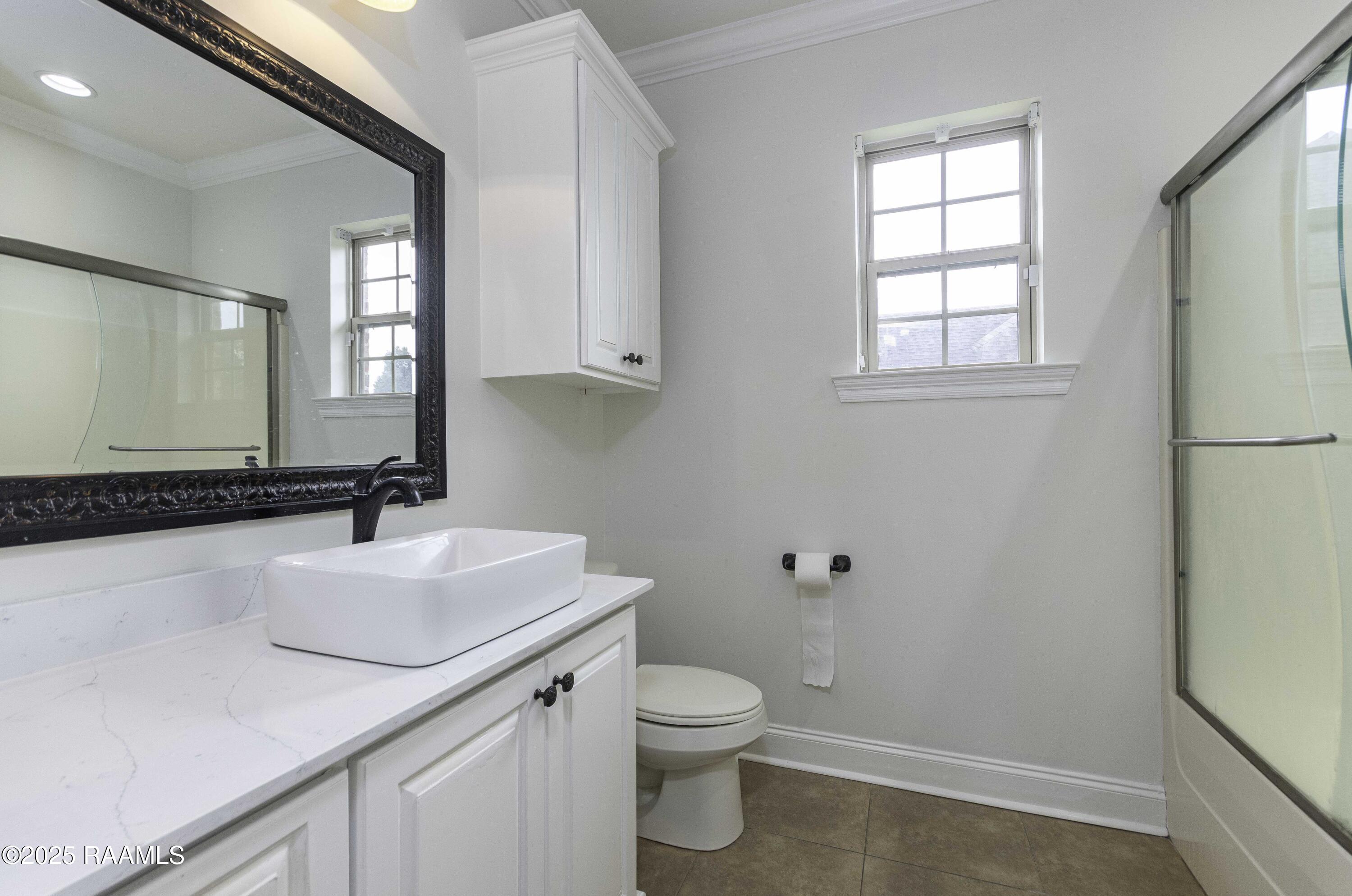 331 Camus Road Lafayette, LA 70503 - Photo 27 of 40 Guest Bath 1