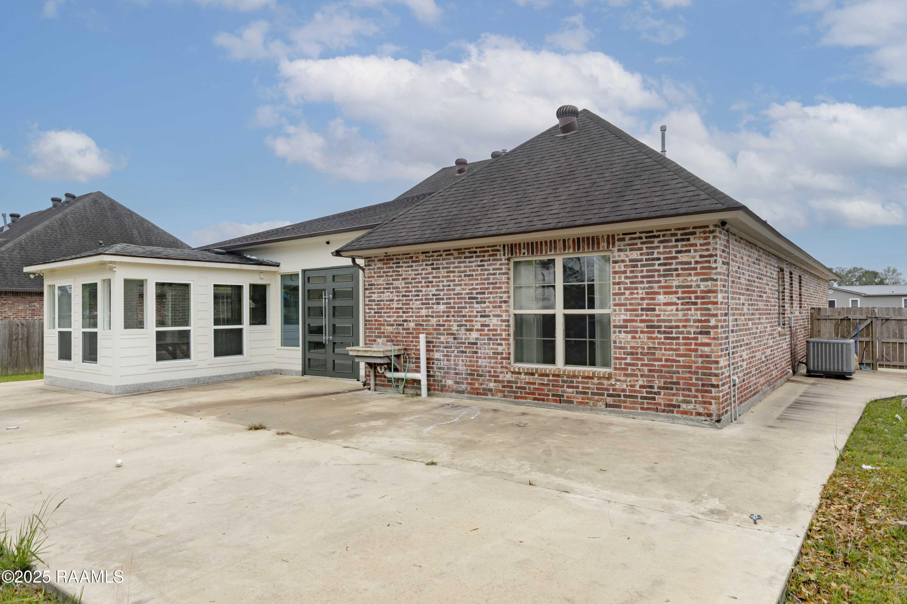 331 Camus Road Lafayette, LA 70503 - Photo 31 of 40 Back 3