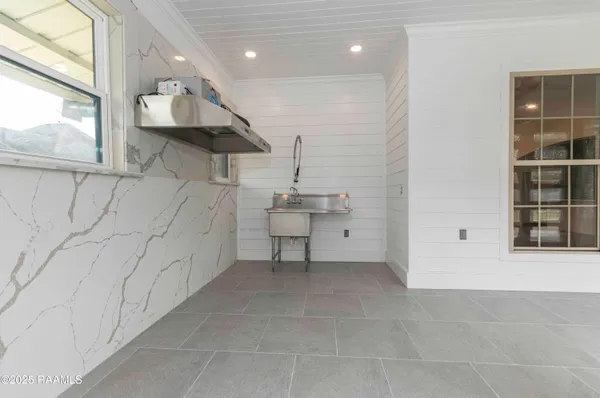 $2,300 | 331 Camus Road, Lafayette, LA 70503