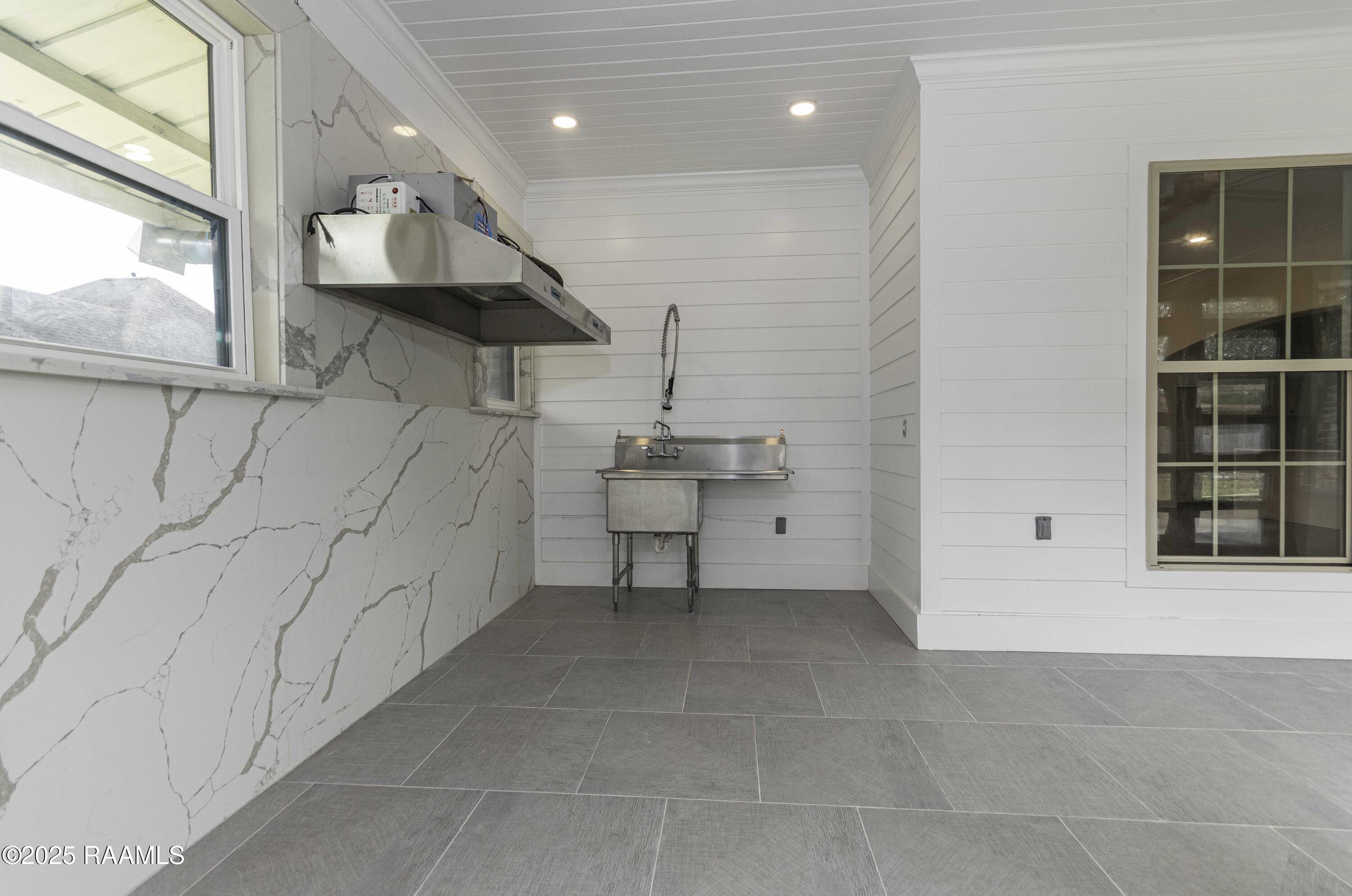 331 Camus Road Lafayette, LA 70503 - Photo 34 of 40 Outdoor Kitchen 3