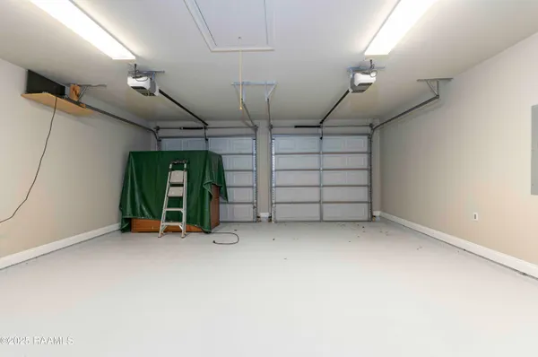 $2,300 | 331 Camus Road, Lafayette, LA 70503