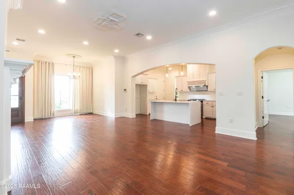 $2,300 | 331 Camus Road, Lafayette, LA 70503