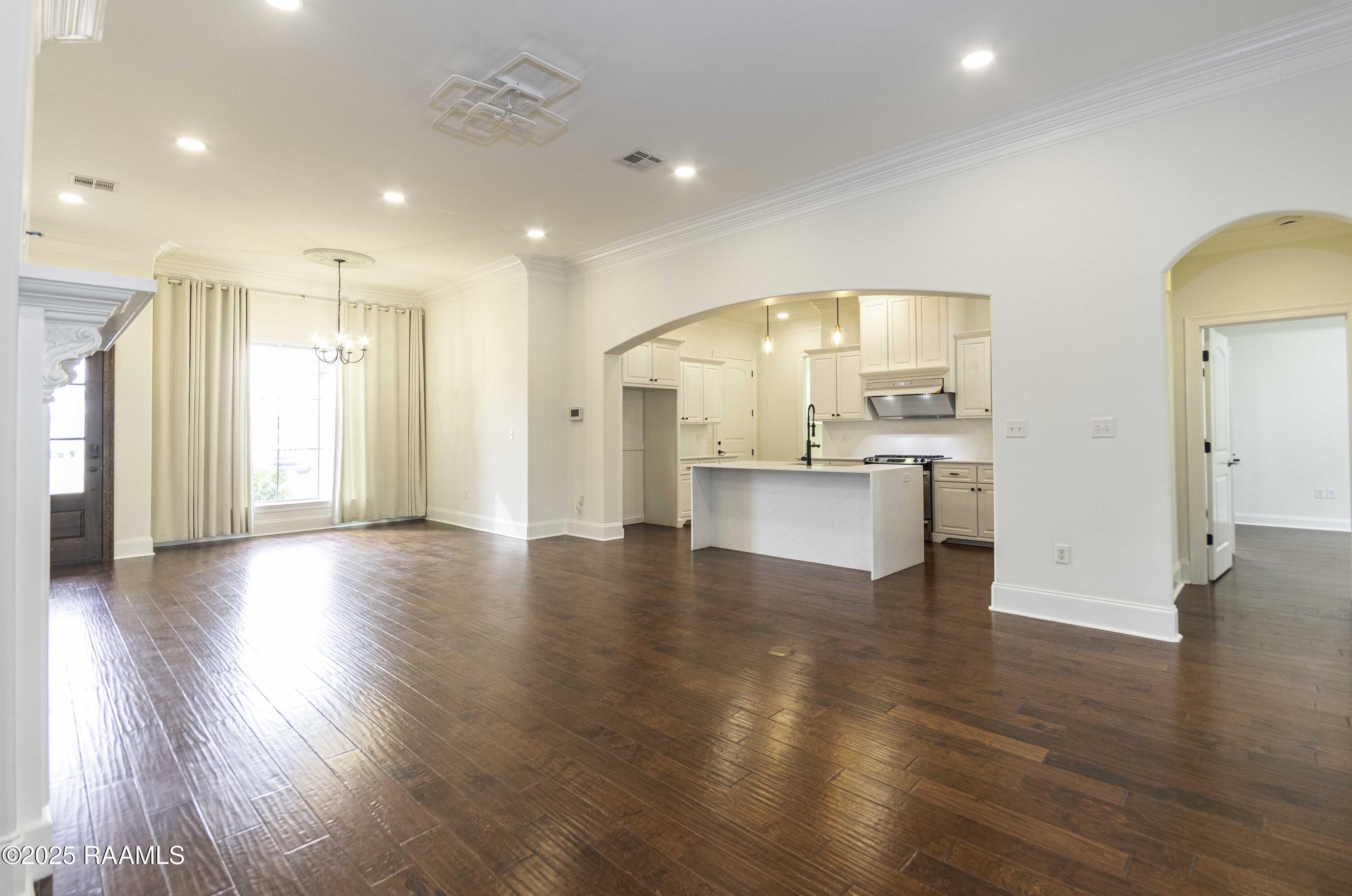 331 Camus Road Lafayette, LA 70503 - Photo 7 of 40 Living Room 4