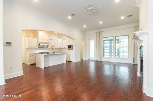 $2,300 | 331 Camus Road, Lafayette, LA 70503