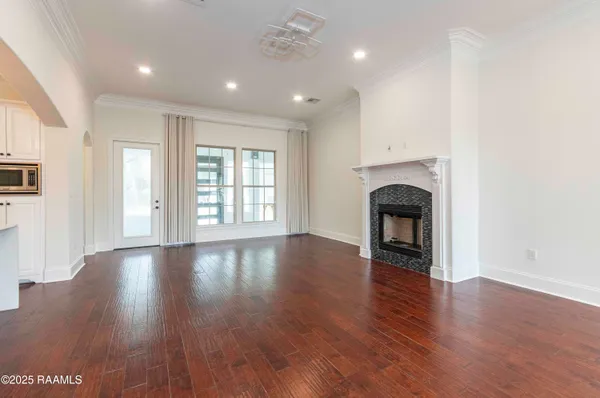 $2,300 | 331 Camus Road, Lafayette, LA 70503