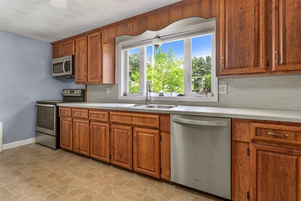8 Spring Lane Saugus, MA 01906 - Photo 15 of 39 Gallery Image 15