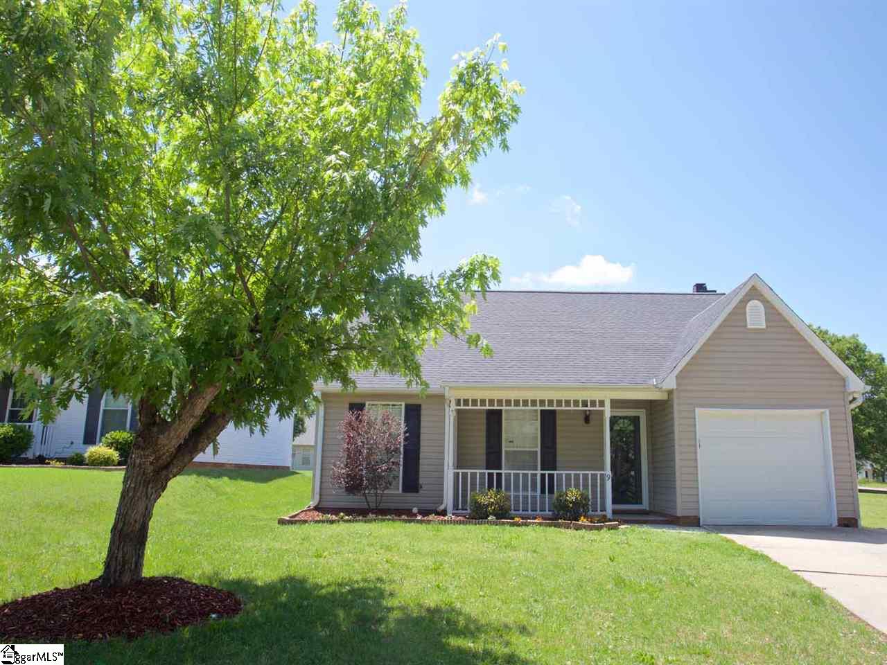 9 East Fall River Way Simpsonville, SC 29680 - Photo 1 of 29 Gallery Image 1