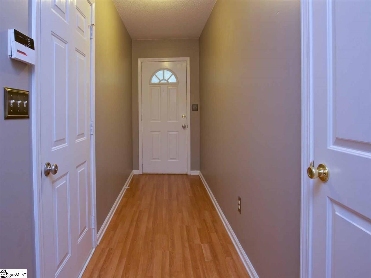 9 East Fall River Way Simpsonville, SC 29680 - Photo 5 of 29 Gallery Image 5