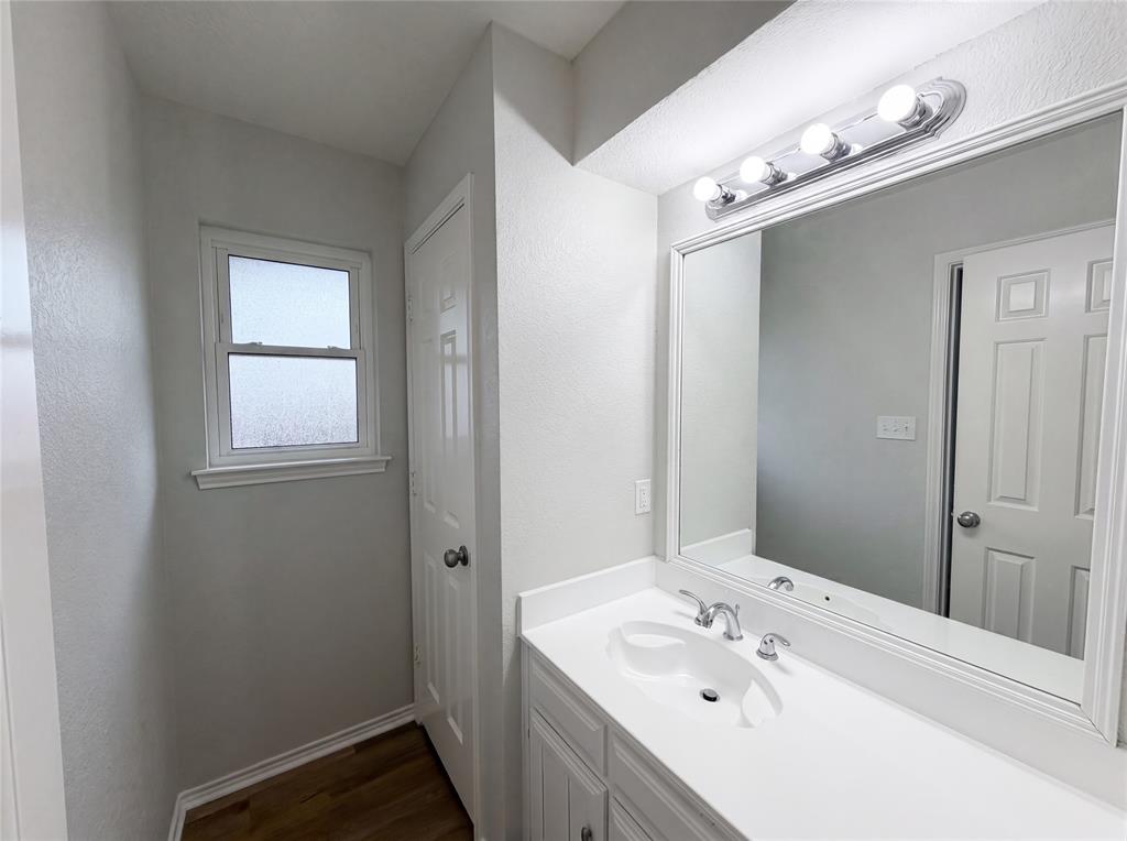 2300 Ridgewood Bedford, TX 76021 - Photo 21 of 26