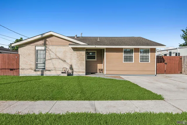 $169,999 | 16 Halle Place, Westwego, LA 70094