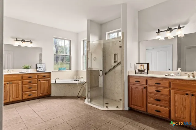 $725,000 | 2800 Lomas Rodando Calzada Road, Kempner, TX 76539