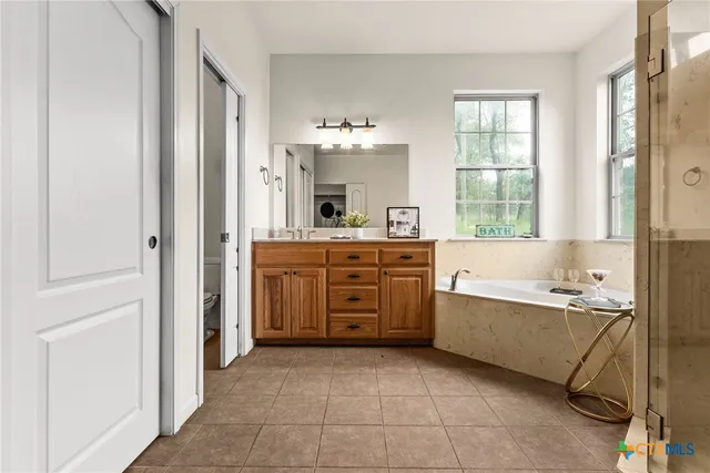 $725,000 | 2800 Lomas Rodando Calzada Road, Kempner, TX 76539