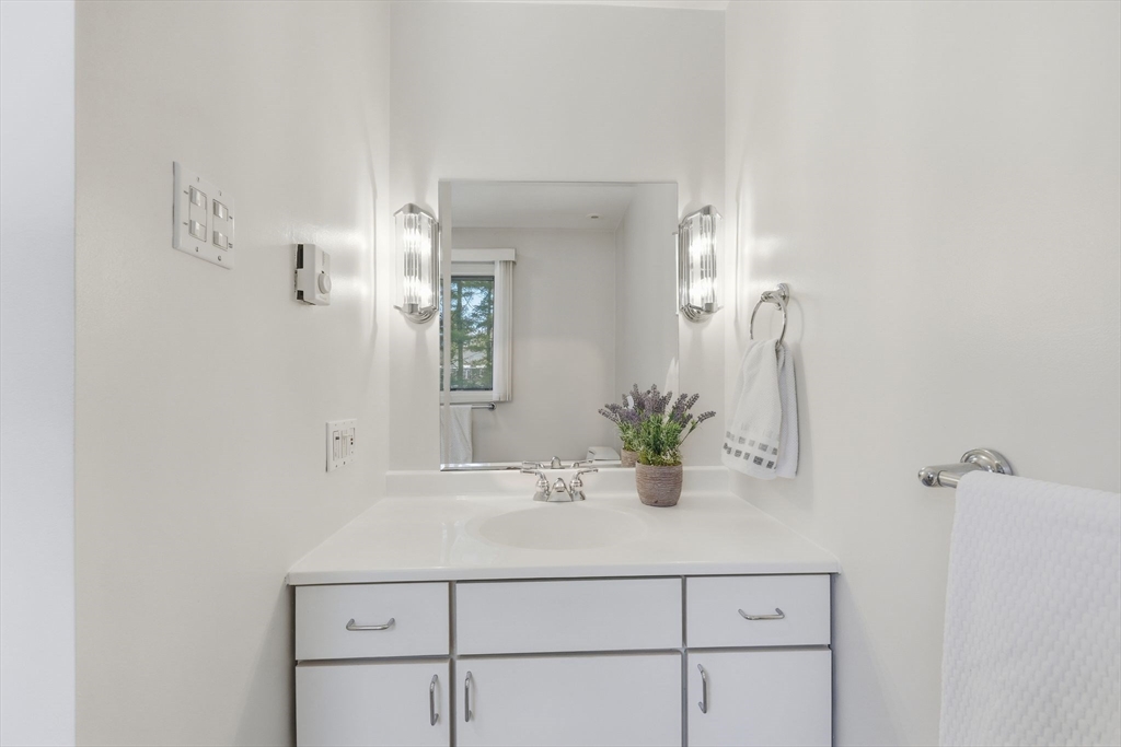 203 Green Hill Road Longmeadow, MA 01106 - Photo 15 of 42