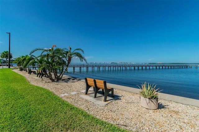 $1,090,000 | 634 Edgewater Drive, Unit 744, Dunedin, FL 34698