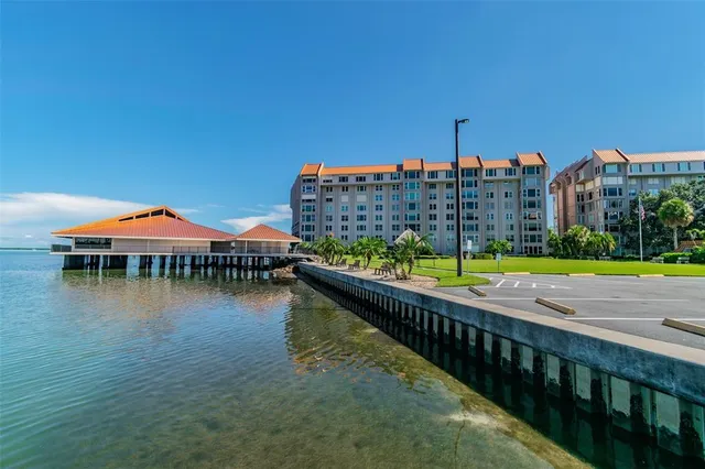 $1,090,000 | 634 Edgewater Drive, Unit 744, Dunedin, FL 34698