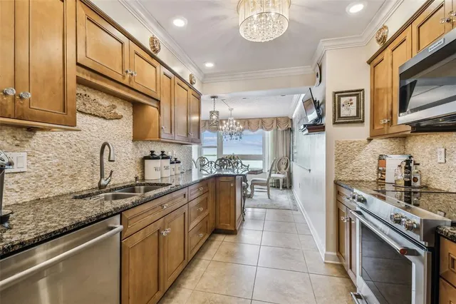 $1,090,000 | 634 Edgewater Drive, Unit 744, Dunedin, FL 34698