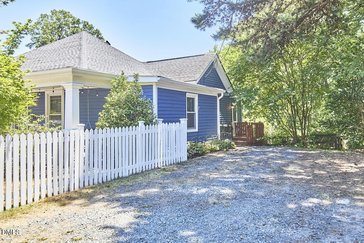2203 Chapel Hill Road Durham, NC 27707 - Photo 7 of 61