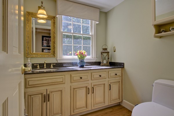 20 Elizabeth Road Hopkinton, MA 01748 - Photo 8 of 29 Gallery Image 8