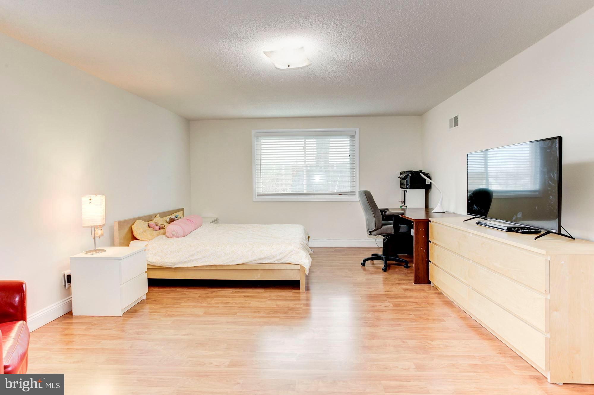 6906 Inverness Drive Springfield, VA 22150 - Photo 13 of 42 MASTER BEDROOM