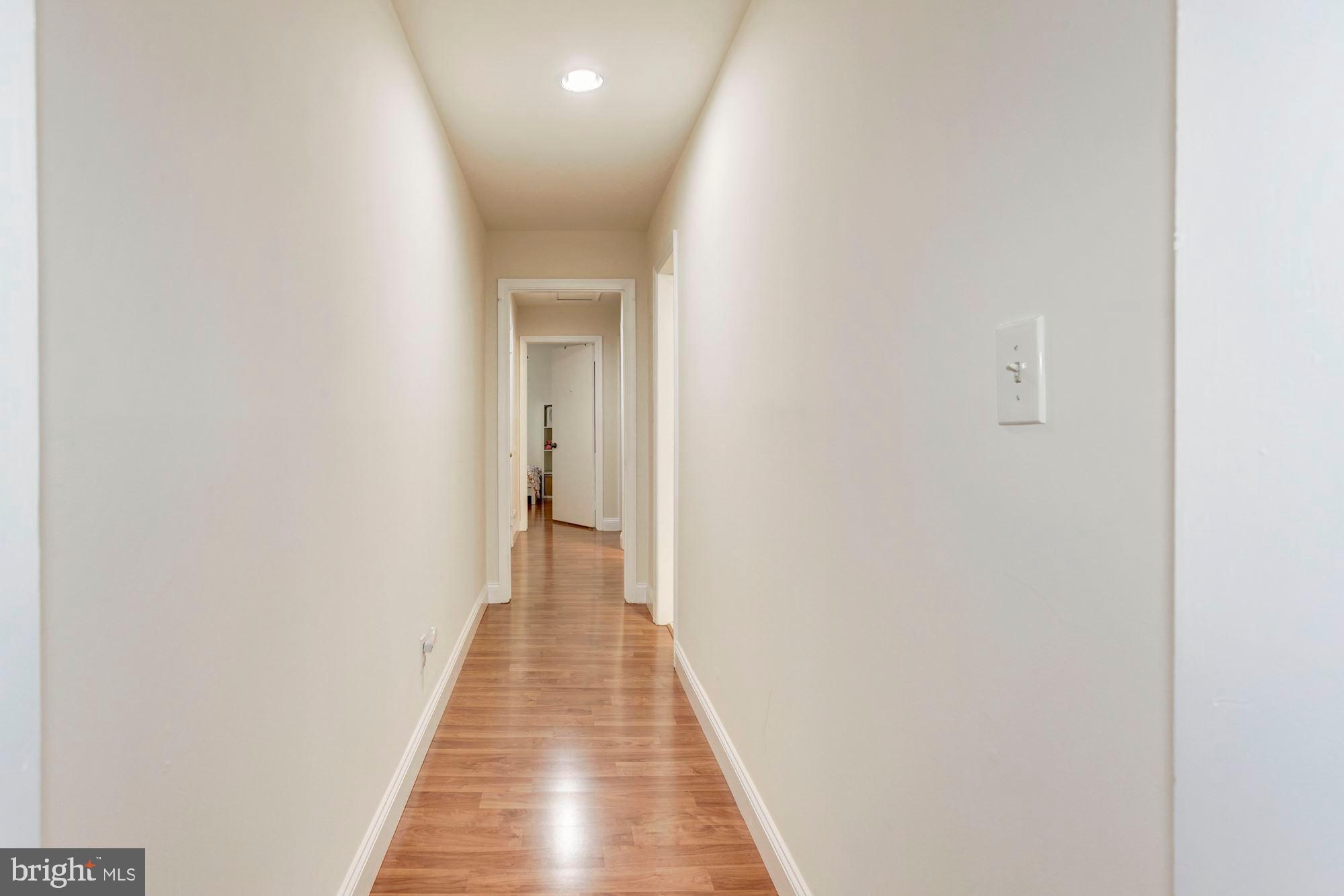 6906 Inverness Drive Springfield, VA 22150 - Photo 16 of 42 UPPER LEVEL HALLWAY