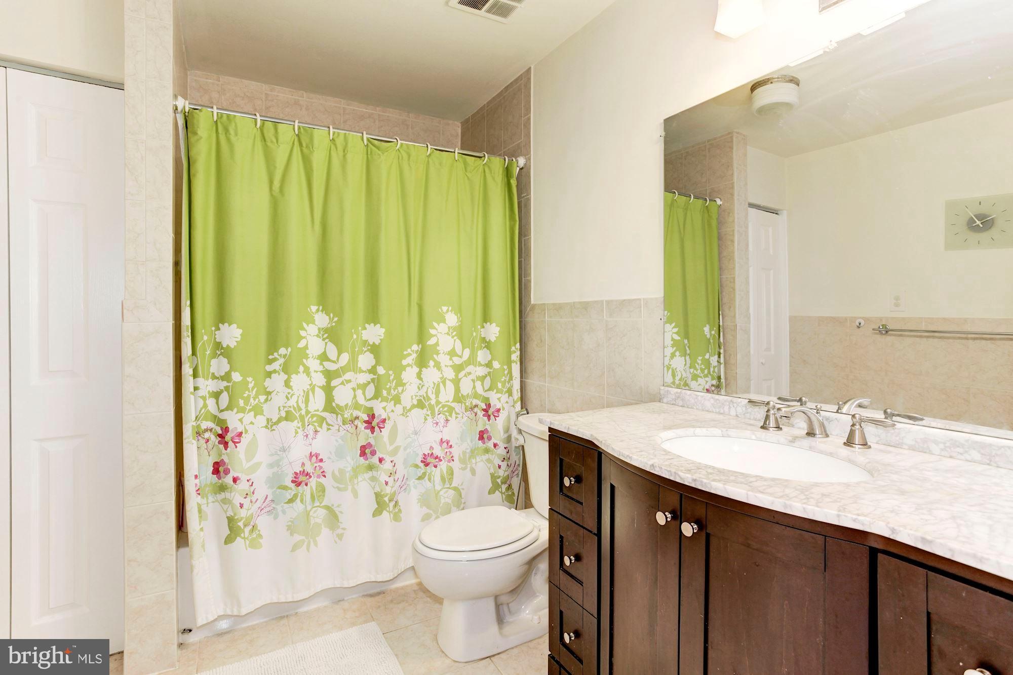 6906 Inverness Drive Springfield, VA 22150 - Photo 17 of 42 UPPER LEVEL FULL BATH