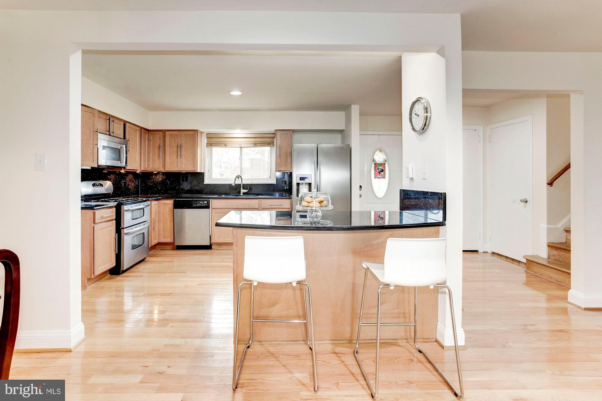 6906 Inverness Drive Springfield, VA 22150 - Photo 4 of 42 KITCHEN