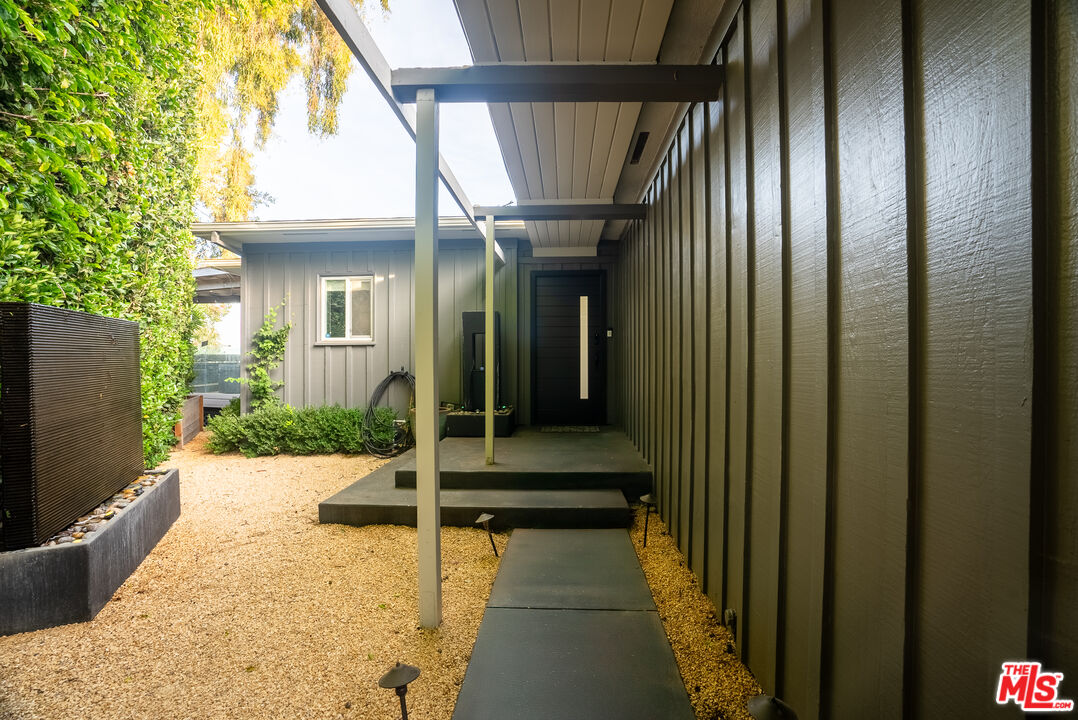 1438 Davies Drive Beverly Hills, CA 90210 - Photo 15 of 16 a view of an entryway of house