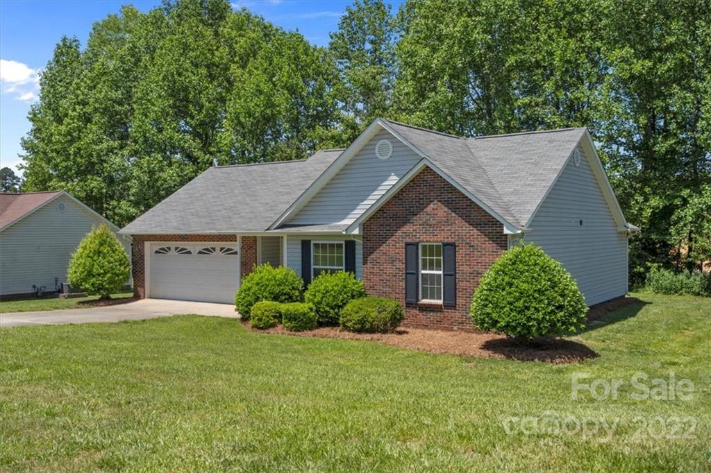 2443 Hawk Ridge Drive Gastonia, NC 28056 - Photo 2 of 30 Gallery Image 2